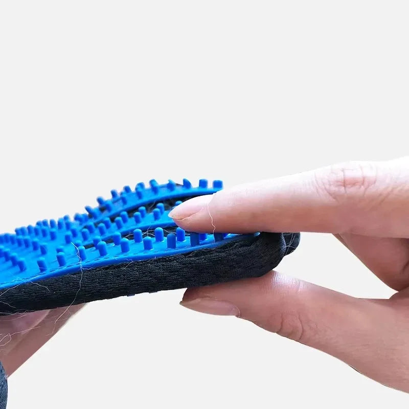 Pet Grooming Glove – Gentle Deshedding & Massage Brush for Cats & Dogs